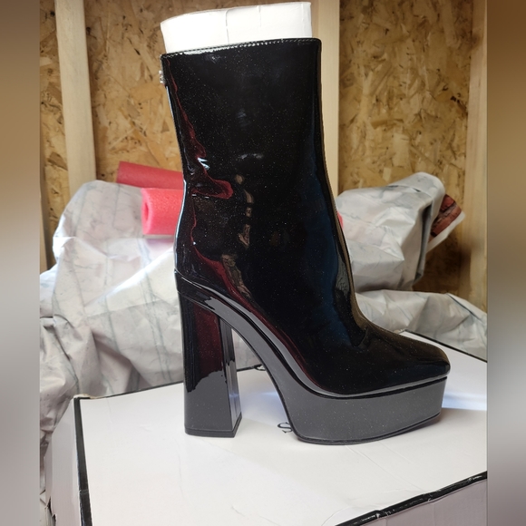 Guess Shoes - Guess Black Ankle Boots